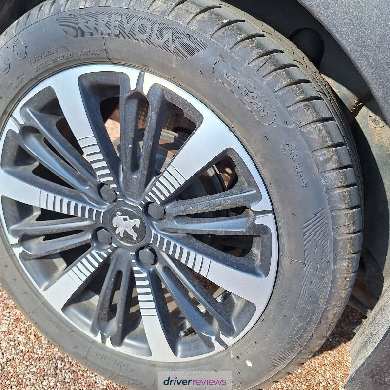 Image #1; Lassa Revola, 195/55 R16 V; Peugeot 208