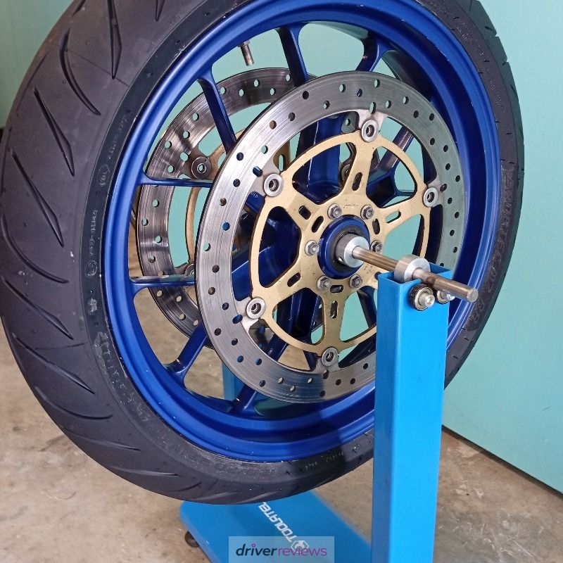 Image #1; Metzeler SPORTEC M7 RR, 120/70 R17 W;  