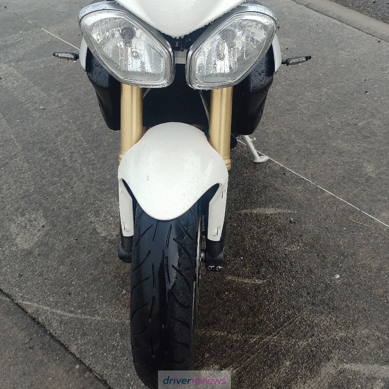 Image #3; Metzeler SPORTEC M7 RR, 180/55 R17 W; Triumph Street Triple