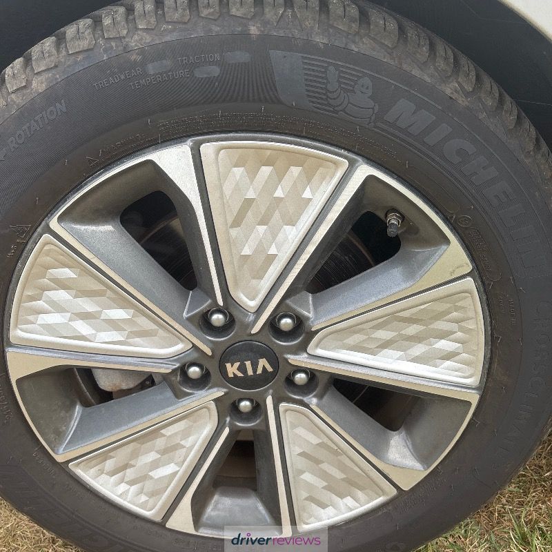 Image #7; Michelin CrossClimate 2, 215/55 R17 V; Kia Soul ev