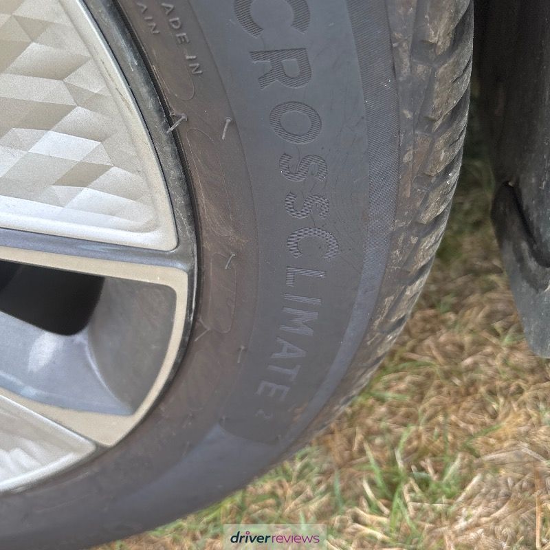 Image #8; Michelin CrossClimate 2, 215/55 R17 V; Kia Soul ev
