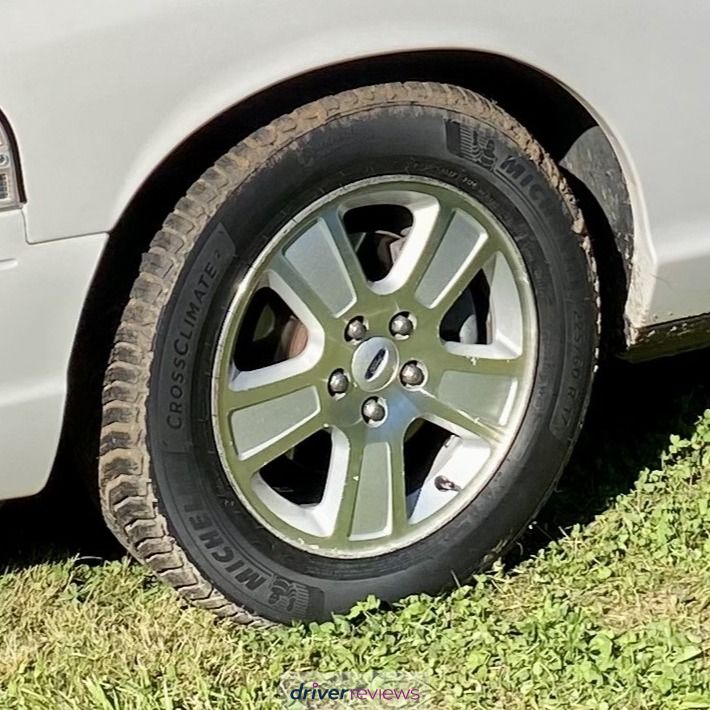 Image #4; Michelin CrossClimate 2, 225/60 R17 V; Ford Crown Victoria