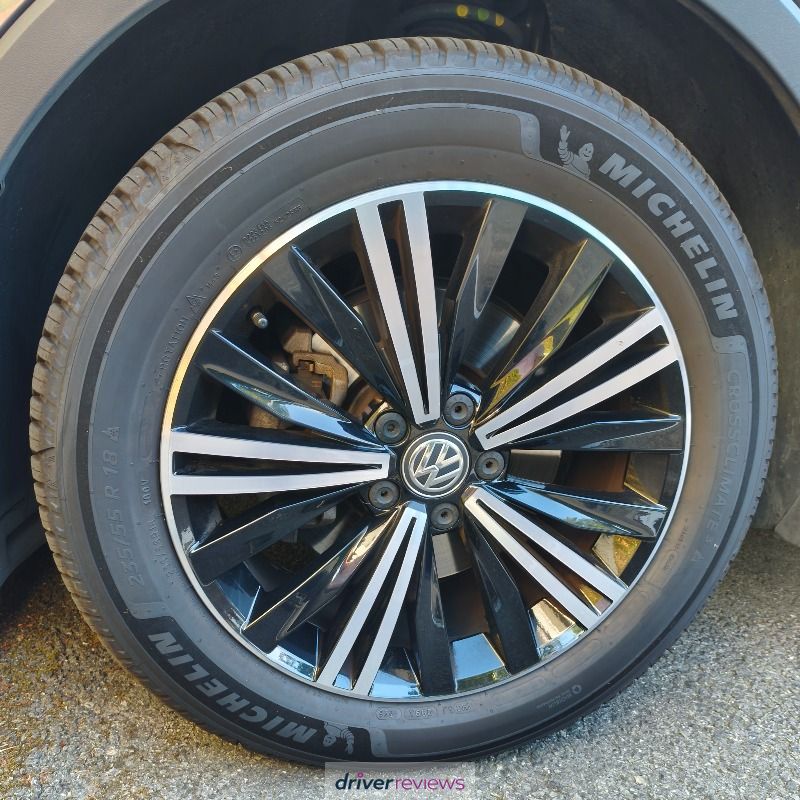 Image #1; Michelin CrossClimate 3, 235/55 R18 V; Volkswagen Tiguan