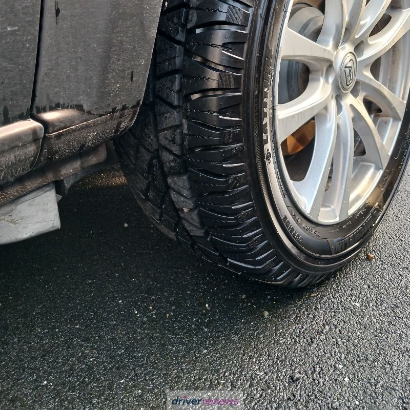 Image #2; Michelin Latitude Cross, 225/55 R17 H; Mercedes-Benz Vito
