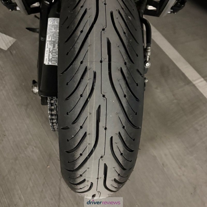 Image #1; Michelin PILOT ROAD 4, 180/55 R17 W; Suzuki GSR