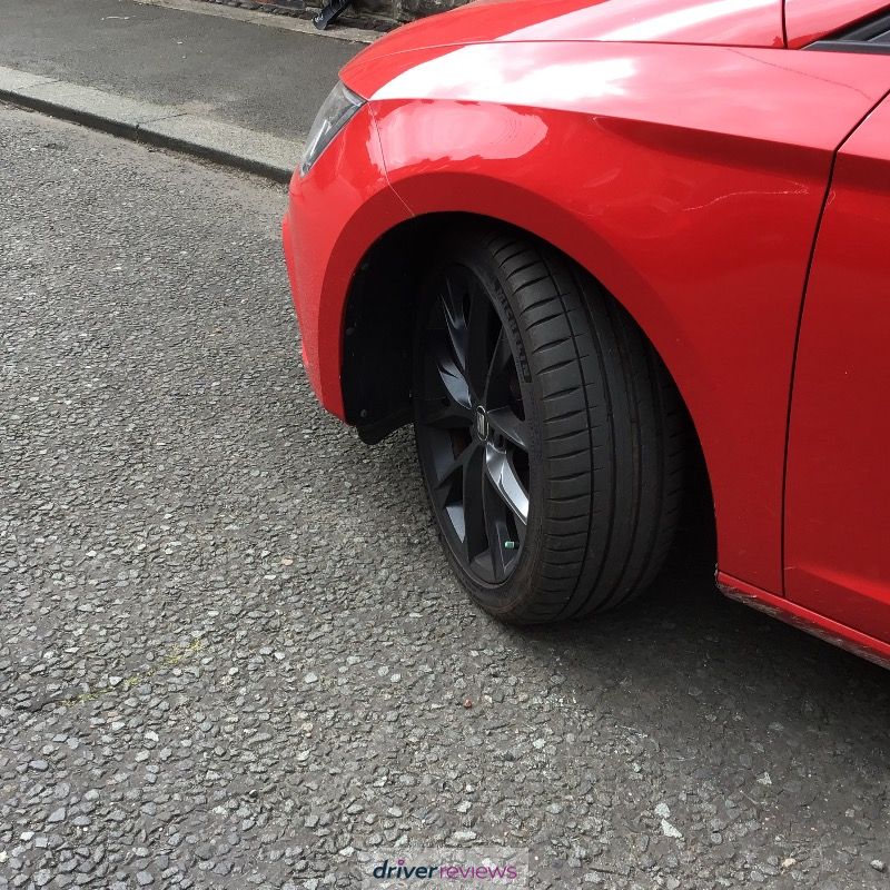 Image #1; Michelin Pilot Sport 4, 225/40 R18 Y; SEAT Leon FR