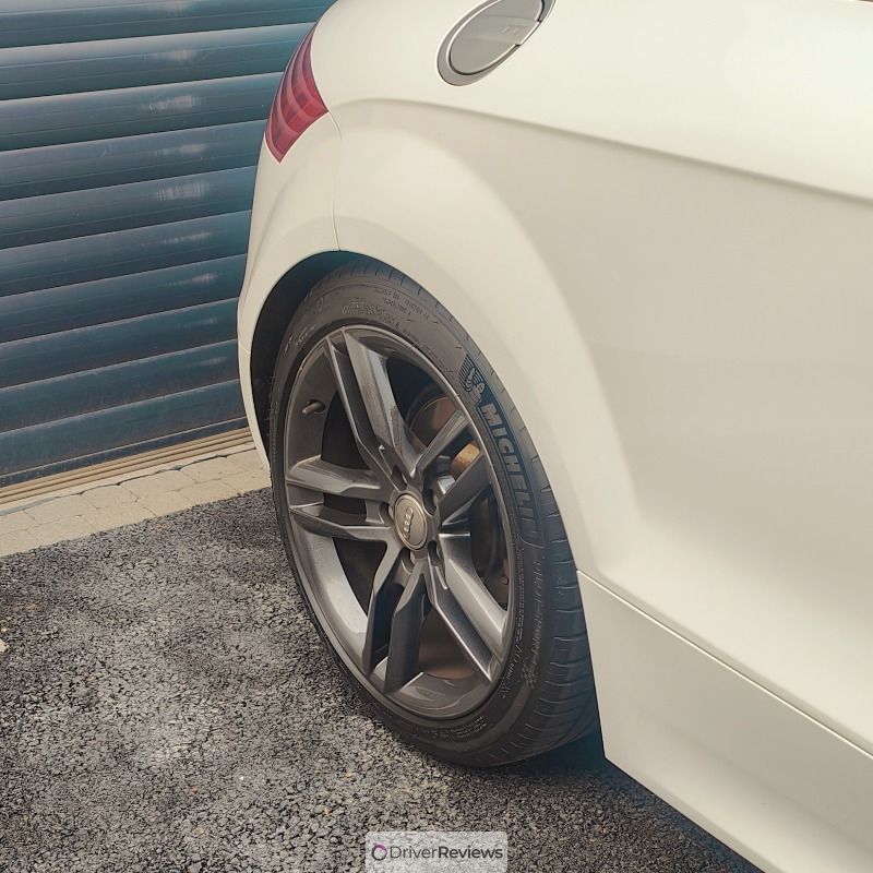 Michelin Pilot Sport 4 245/40 R18 at Blackcircles.com