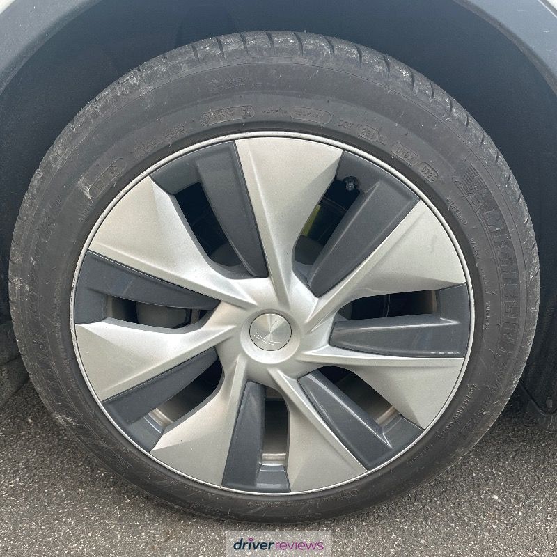 Image #10; Michelin Pilot Sport 4, 255/45 R19 Y; Tesla Model Y