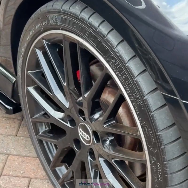 Michelin Pilot Sport 4 S 245/35 R19 at Blackcircles.com