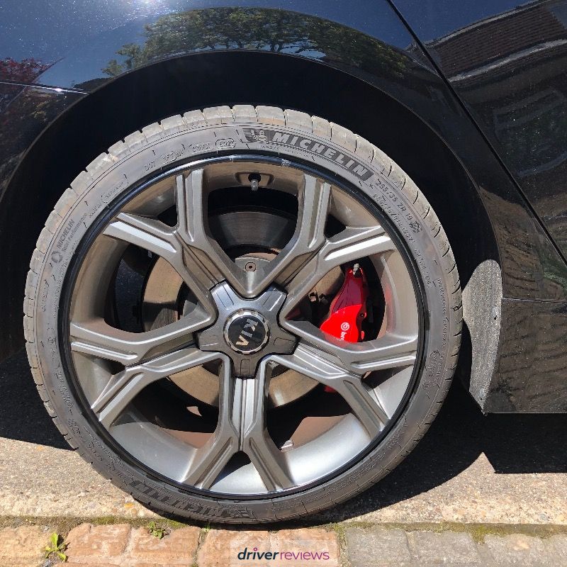 Michelin Pilot Sport 4 S 255/35 R19 at Blackcircles.com
