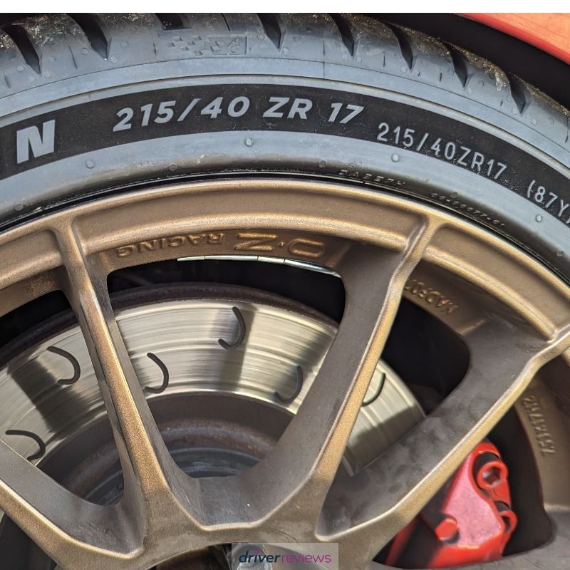 Michelin Pilot Sport 5 215/40 R17 at Blackcircles.com