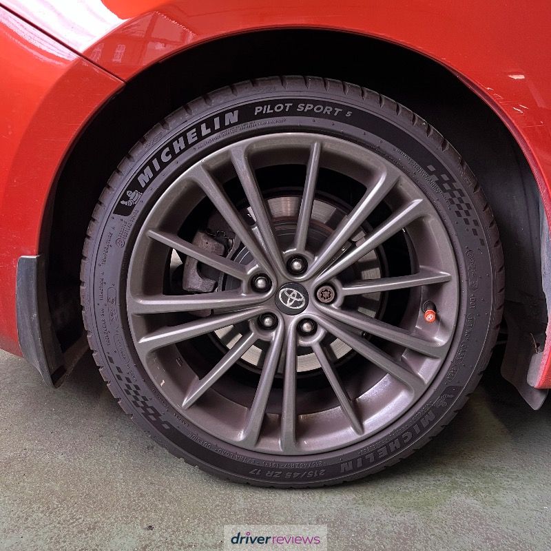 Michelin Pilot Sport 5 215/45 R17 at Blackcircles.com