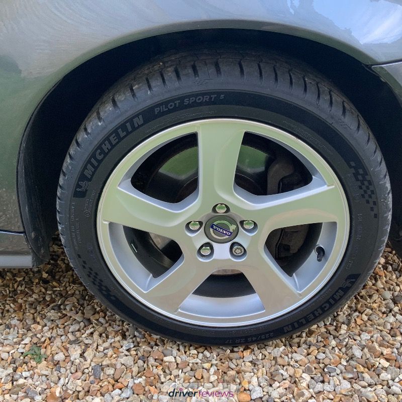 Michelin Pilot Sport 5 215/45 R17 at Blackcircles.com