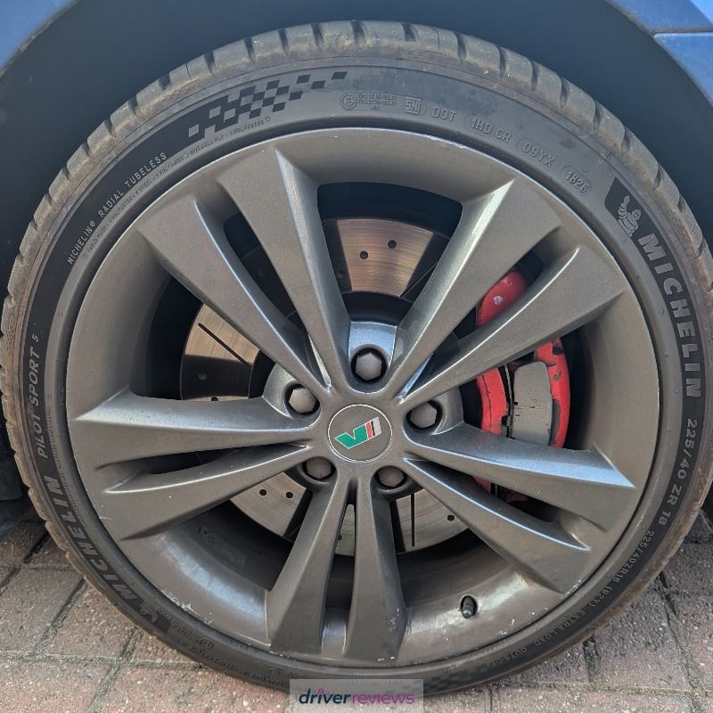 Michelin Pilot Sport 5 225/40 R18 at Blackcircles.com