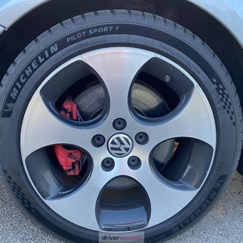 Michelin Pilot Sport 5 225/45 R17 at Blackcircles.com