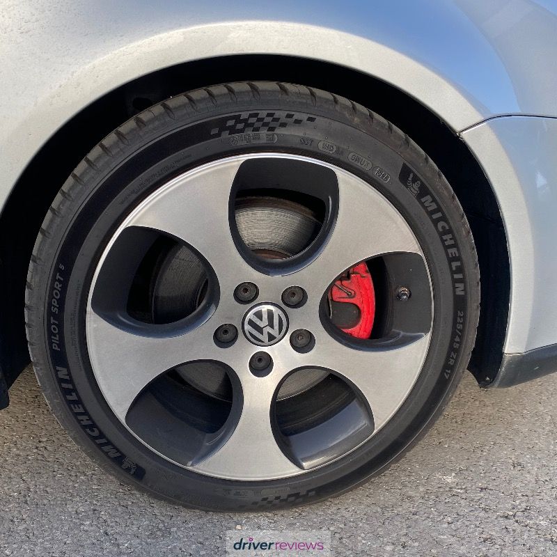 Michelin Pilot Sport 5 225/45 R17 at Blackcircles.com