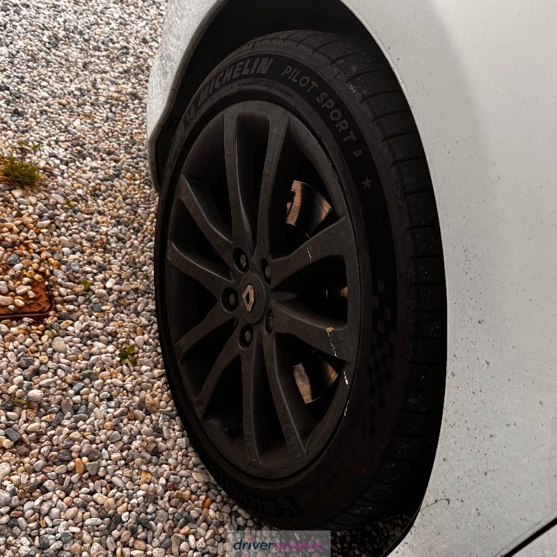 Image #2; Michelin Pilot Sport 5, 225/45 R18 Y; Renault Laguna