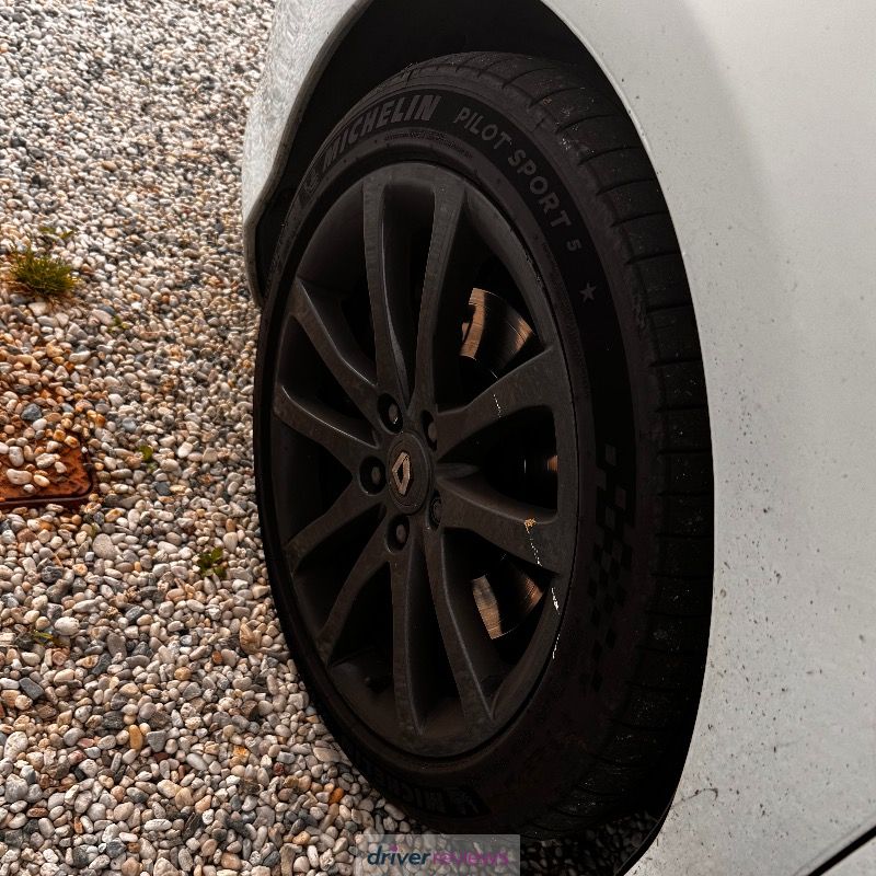 Image #2; Michelin Pilot Sport 5, 235/40 R18 Y; Renault Laguna
