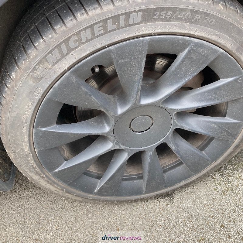 Michelin Pilot Sport EV Acoustic 255/40 R20 at Blackcircles.com