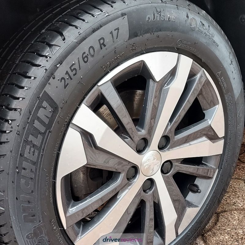 Image #4; Michelin Primacy 4+, 215/60 R17 H; Peugeot 2008
