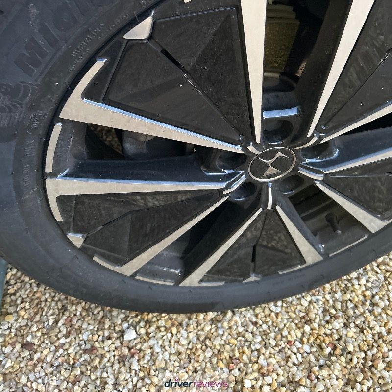 Image #9; Michelin Primacy 4, 235/50 R19 V; DS DS 7