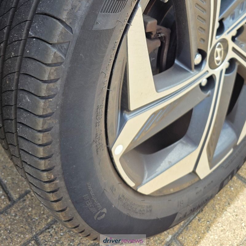 Michelin Primacy 4 235/40 R19 at Blackcircles.com