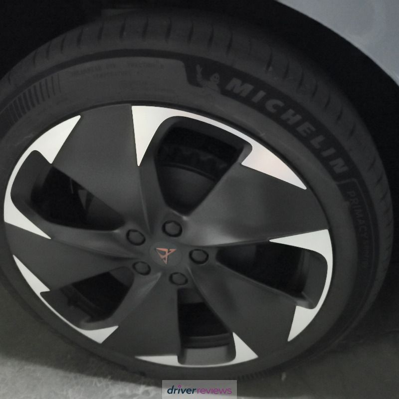 Image #4; Michelin Primacy 5 Energy, 215/50 R19 V; Cupra Born