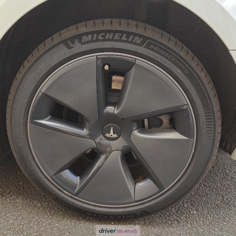 Image #3; Michelin Primacy 5 Energy, 235/45 R18 W; Tesla Model 3