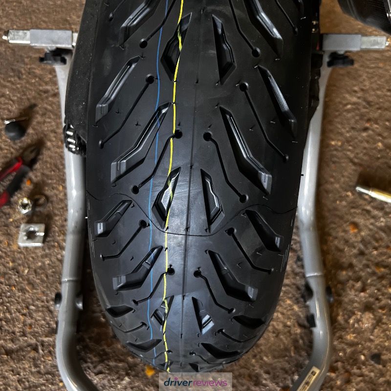 Image #1; Michelin ROAD 6, 120/70 R17 W; Kawasaki Z900