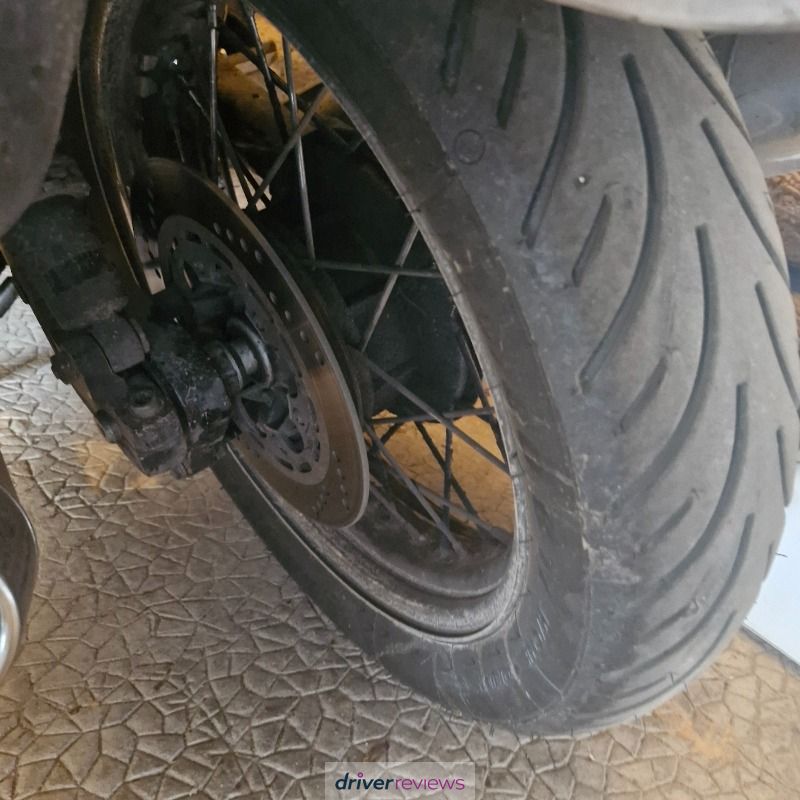 Image #1; Michelin ROAD CLASSIC, 100/90 R18 H;  