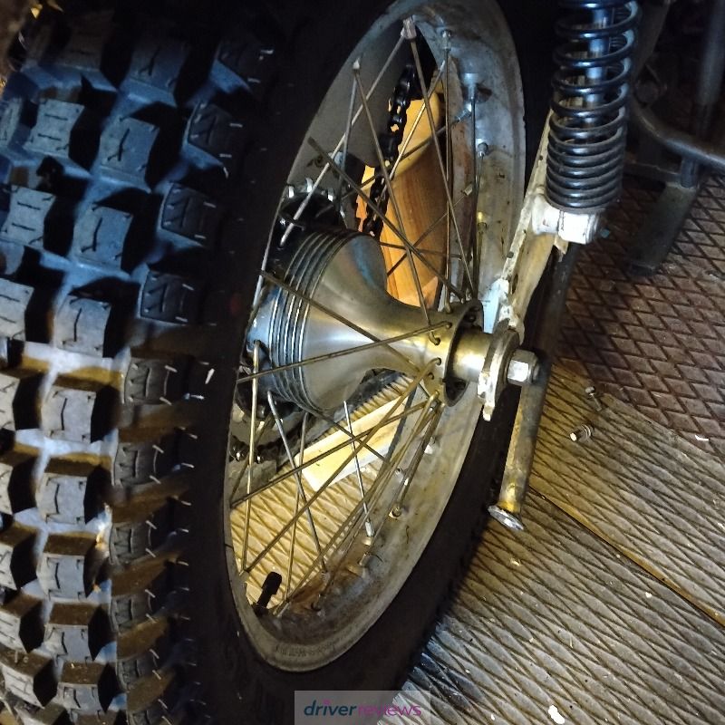 Image #2; Michelin TRIAL COMPETITION, 2.75/100 R21 M;  
