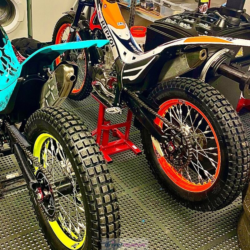 Image #1; Michelin TRIAL COMPETITION, 2.75/100 R21 M;  