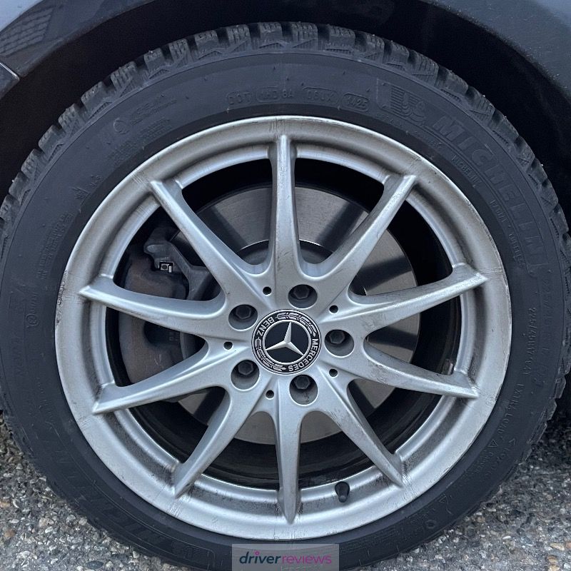 MICHELIN X-Ice North 4 Studded STUDDED 205/60 R16 96T tires