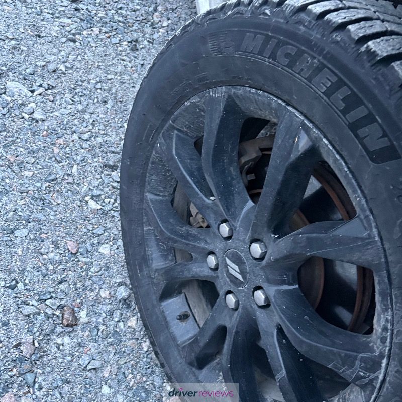 MICHELIN X-Ice North 4 Studded STUDDED 205/60 R16 96T tires