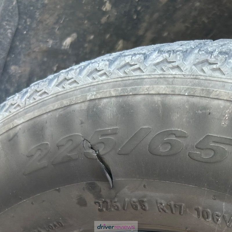 Image #1; Pirelli Cinturato All Season SF 2, 225/65 R17 V; Toyota RAV4