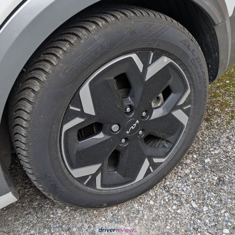 Image #3; Pirelli CINTURATO ALL SEASON SF3, 215/55 R17 98; Kia Niro