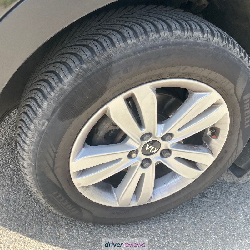 Image #1; Pirelli CINTURATO ALL SEASON SF3, 225/60 R17 V; Kia Sportage