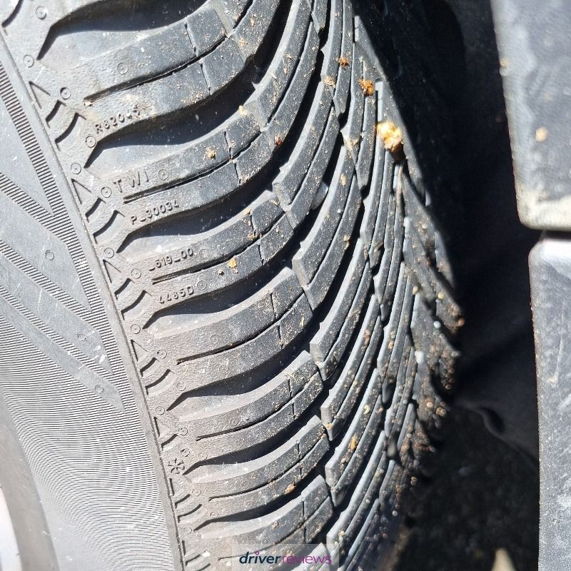 Image #10; Pirelli CINTURATO ALL SEASON SF3, 235/55 R18 V; Mercedes-Benz GLB-Class