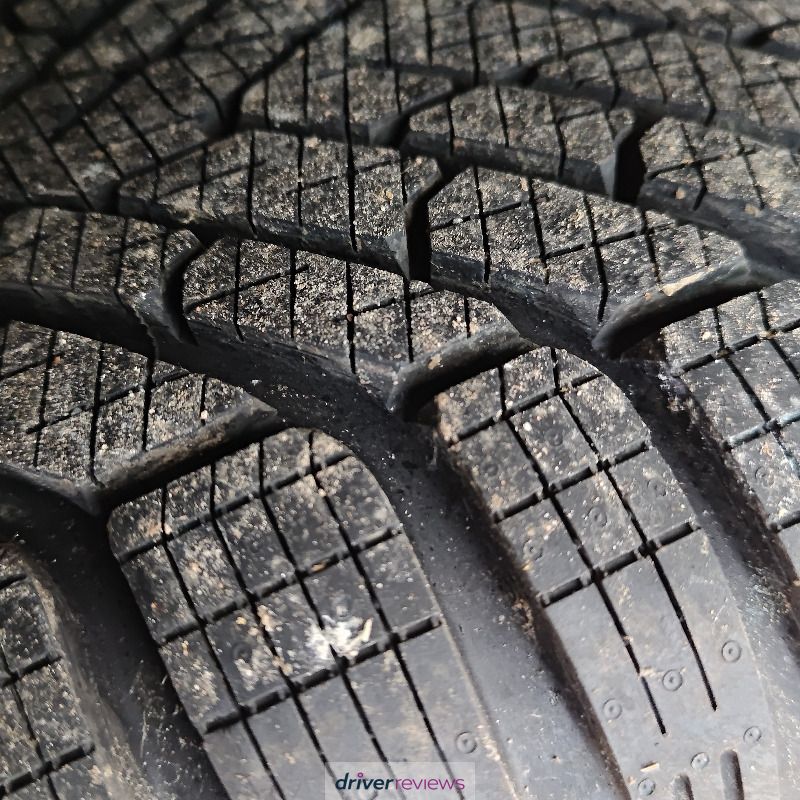 Image #2; Pirelli Cinturato Winter 2, 215/60 R16 H; Skoda Karoq