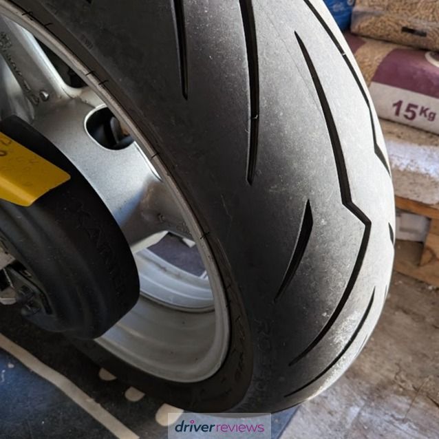 Image #1; Pirelli DIABLO ROSSO III, 180/55 R17 W; Yamaha FZS Fazer