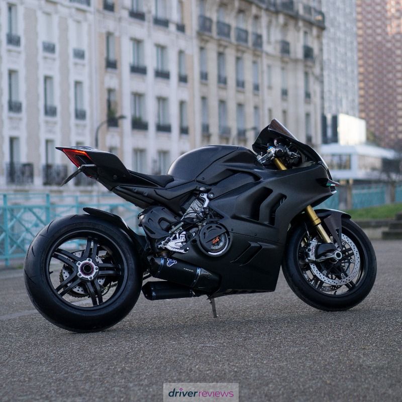 Image #2; Pirelli DIABLO ROSSO IV CORSA, 120/70 R17 W;  