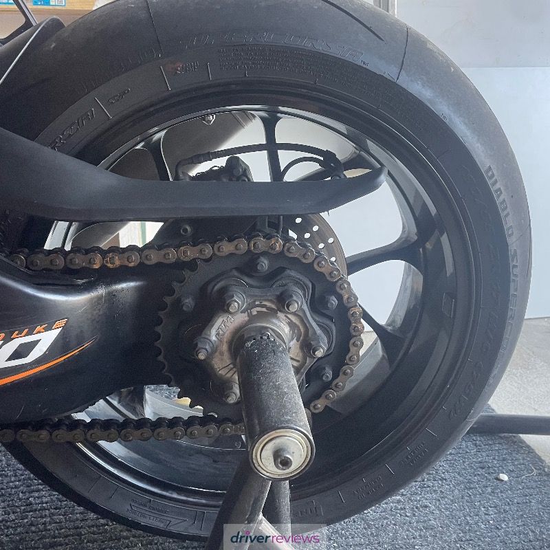 Image #2; Pirelli DIABLO SUPERCORSA V2 (SC), 120/70 R17 W; KTM 1290 Superduke
