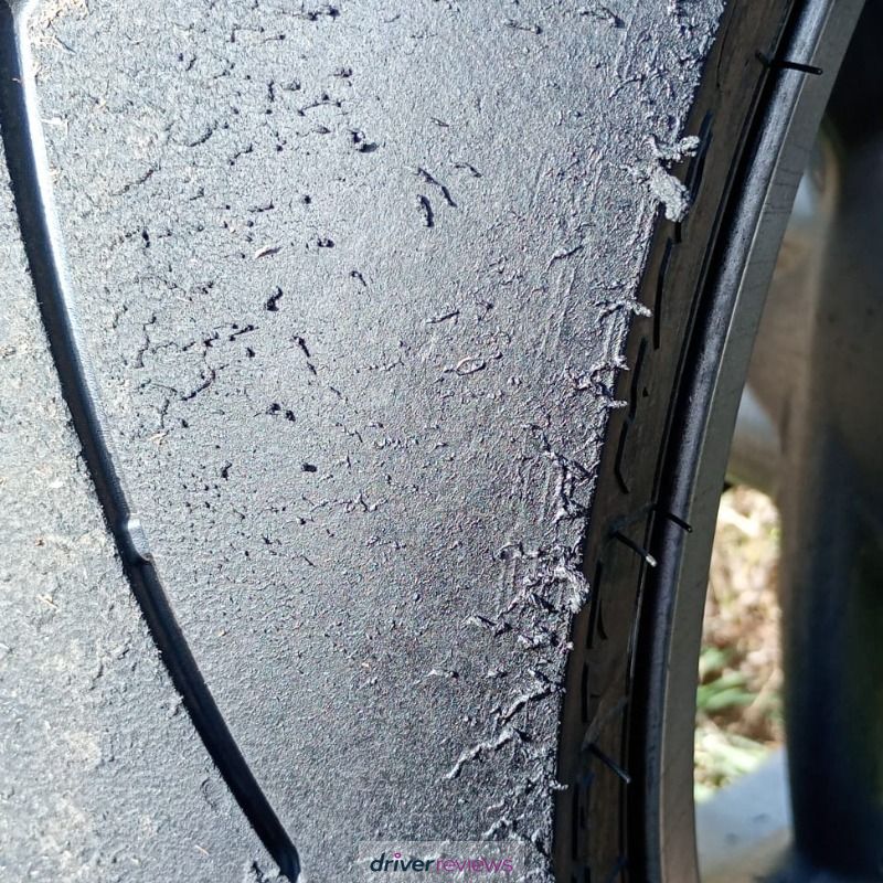 Image #1; Pirelli DIABLO SUPERCORSA V2 (SC), 180/55 R17 W; Ducati 900