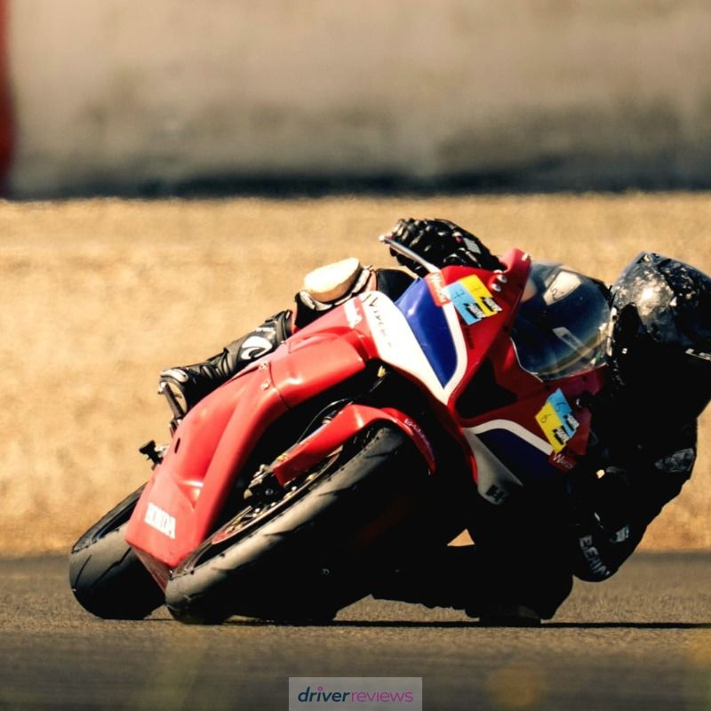 Image #1; Pirelli DIABLO SUPERCORSA V3 (SC), 190/55 R17 W;  