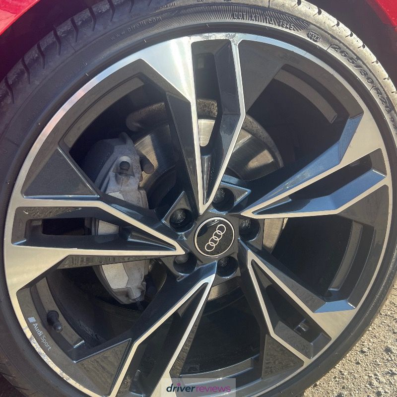 Pirelli P Zero 255/30 R20 at Blackcircles.com