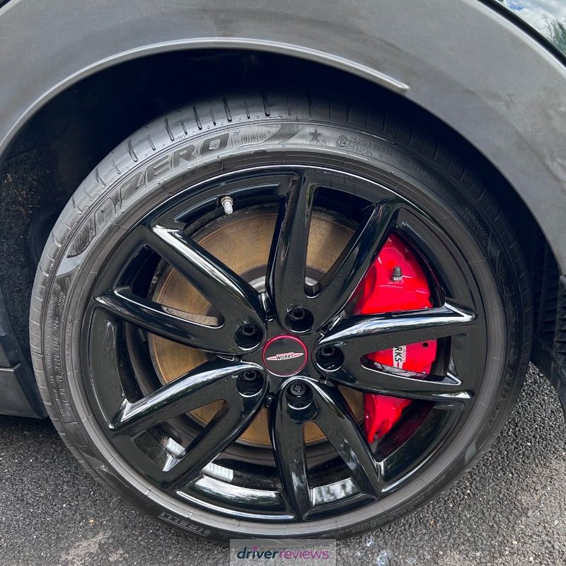 Pirelli P Zero (PZ4) 205/40 R18 at Blackcircles.com