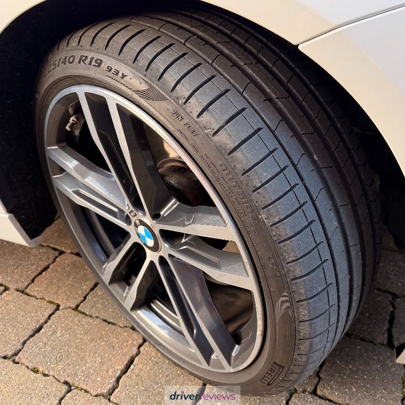 PIRELLI PZERO PZ4 255/30R20 92Y Tyroola.com.au PIRELLI PZERO PZ4 255/30R20 92Y Tyroola.com.au