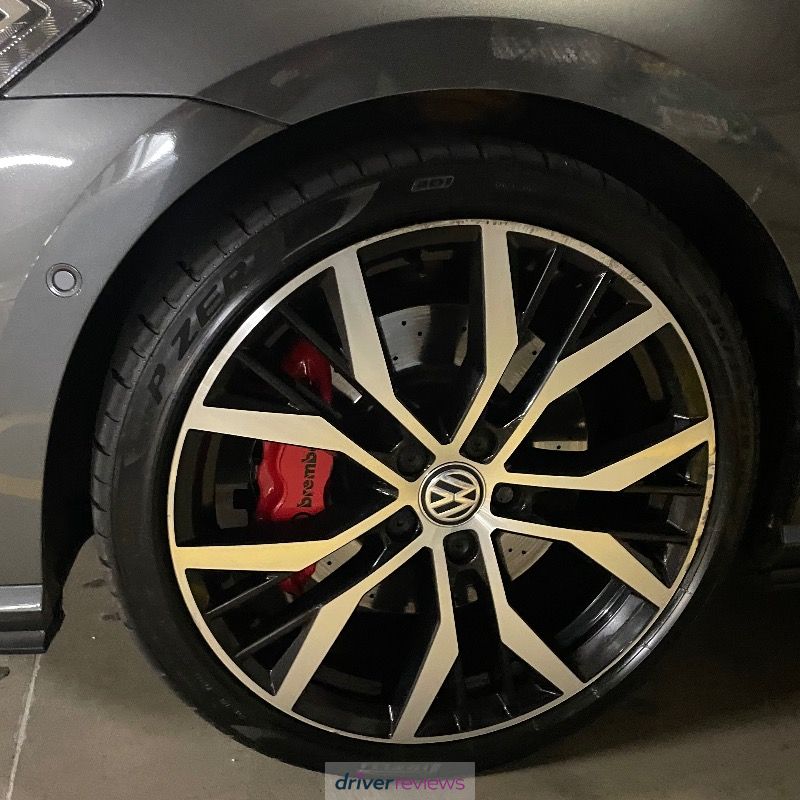 Image #1; Pirelli P Zero (PZ4), 235/35 R19 Y; Volkswagen Golf GTI