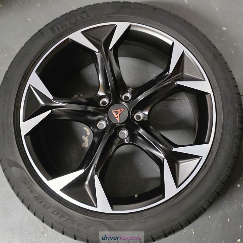 Image #6; Pirelli P Zero (PZ4), 245/40 R19 Y; Cupra Formentor
