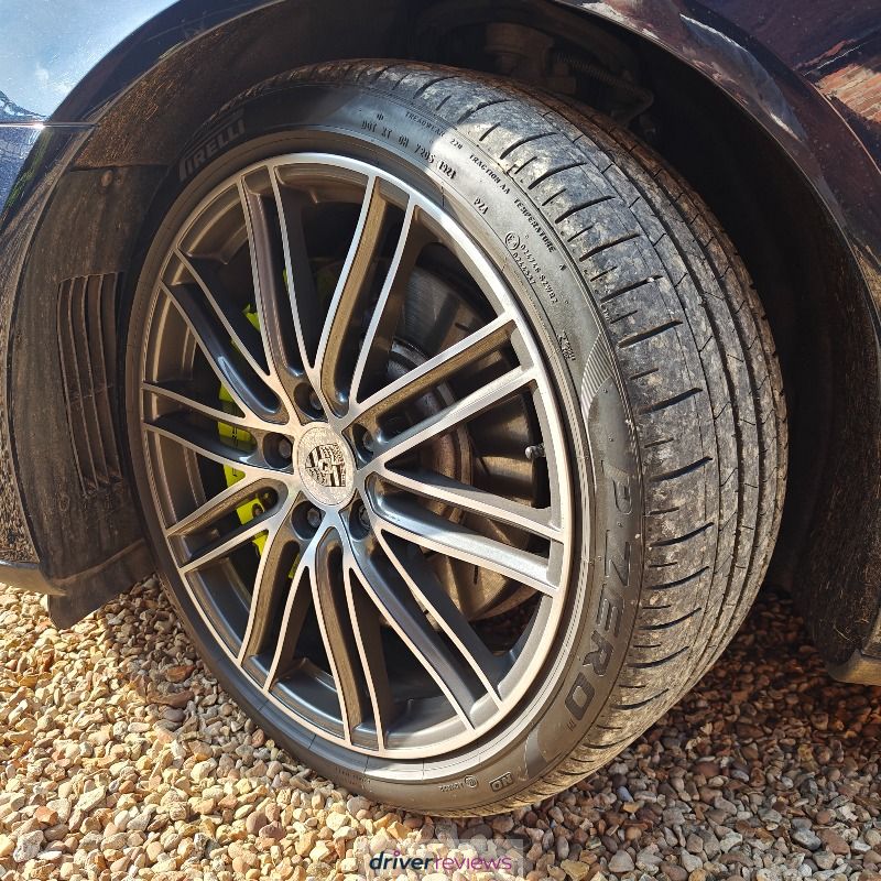 Image #1; Pirelli P Zero (PZ4), 275/35 R21 Y; Porsche Panamera